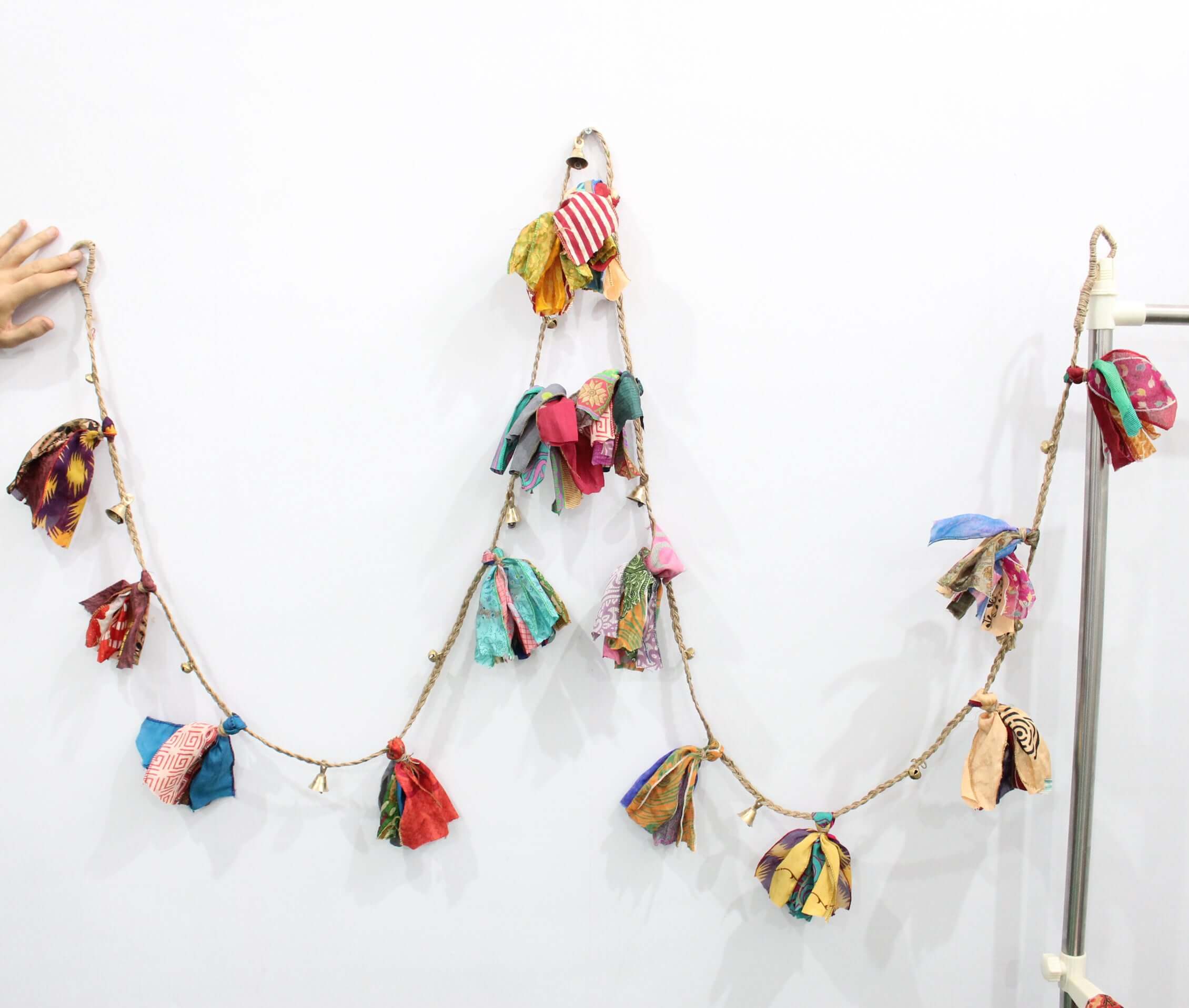 Decorate your space with our 3m handmade garland, featuring eco-friendly materials and vibrant beads for the perfect Bohemian holiday touch.