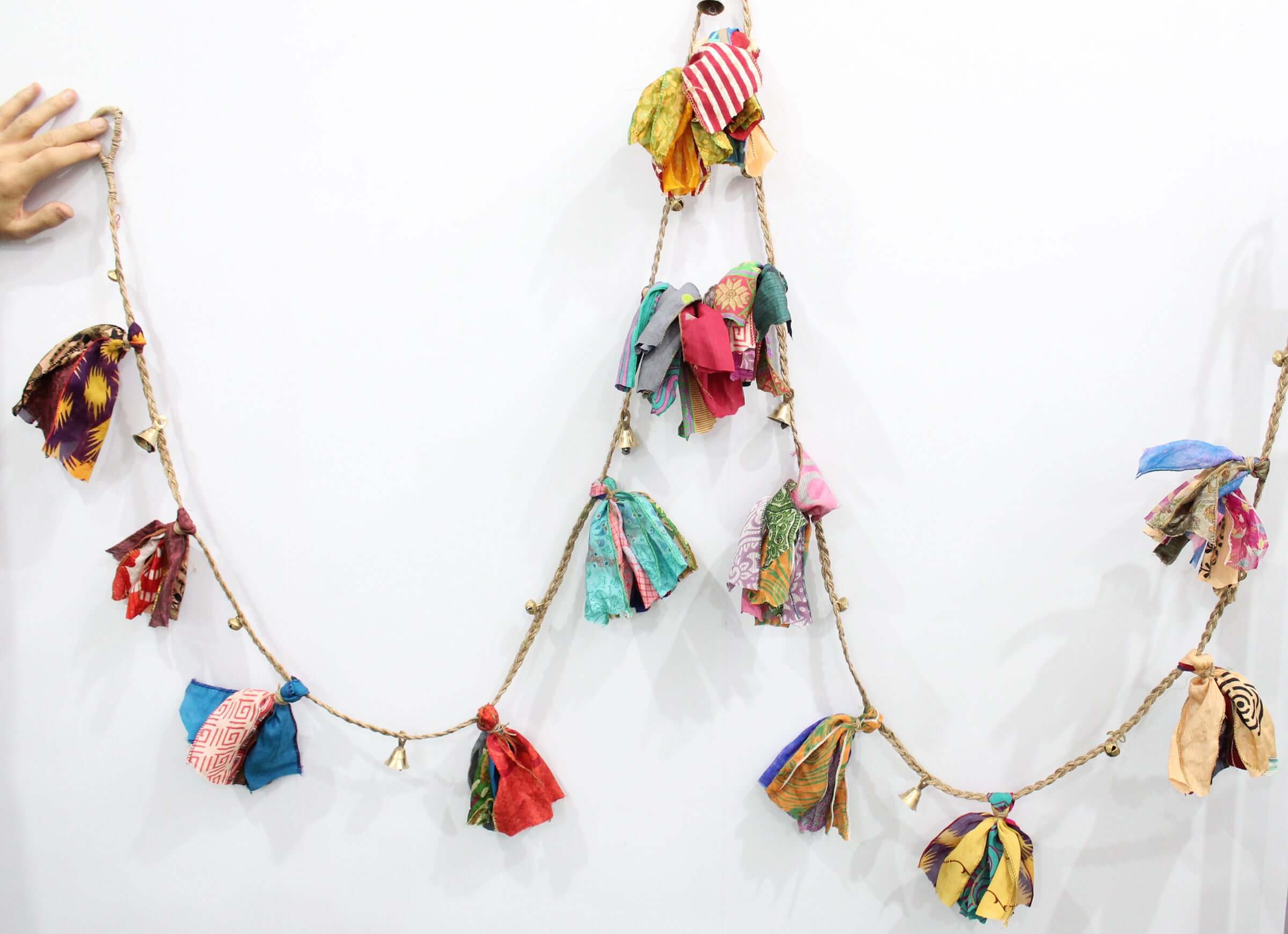 Decorate your space with our 3m handmade garland, featuring eco-friendly materials and vibrant beads for the perfect Bohemian holiday touch.