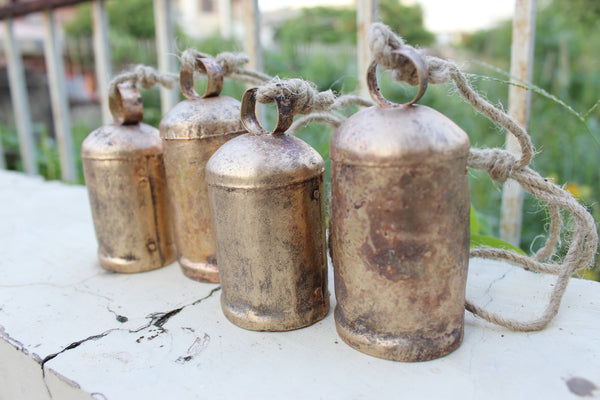 Mango Gifts 4 Vintage Bells Hanging Wind Chimes, Indian Bells Wind Chimes 100 cm Length String of Bells set of 5 Pieces