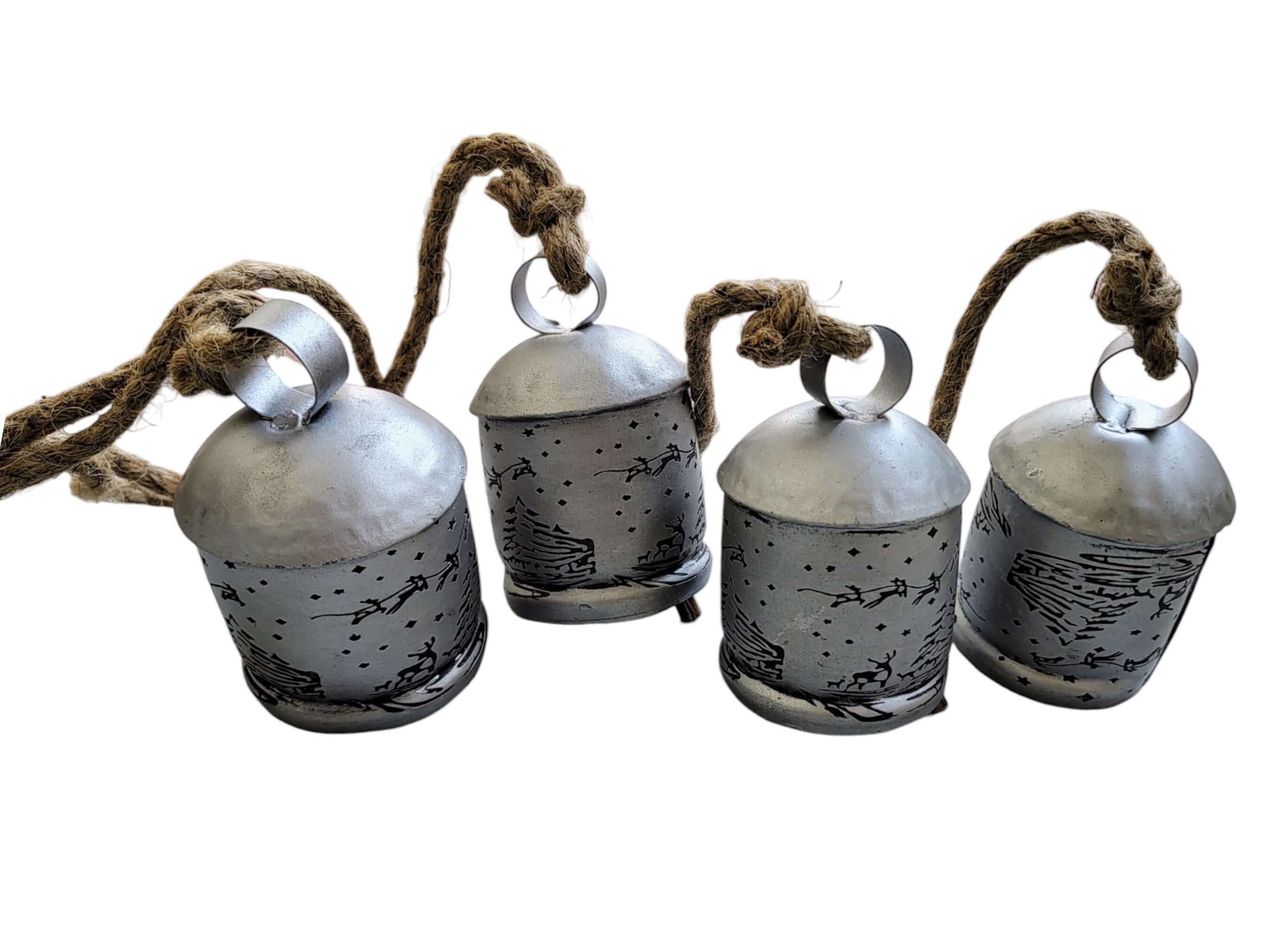 Enhance your space with 5 handcrafted silver bells. Perfect for relaxation, these 82 cm chimes create soothing sounds indoors or outdoors.