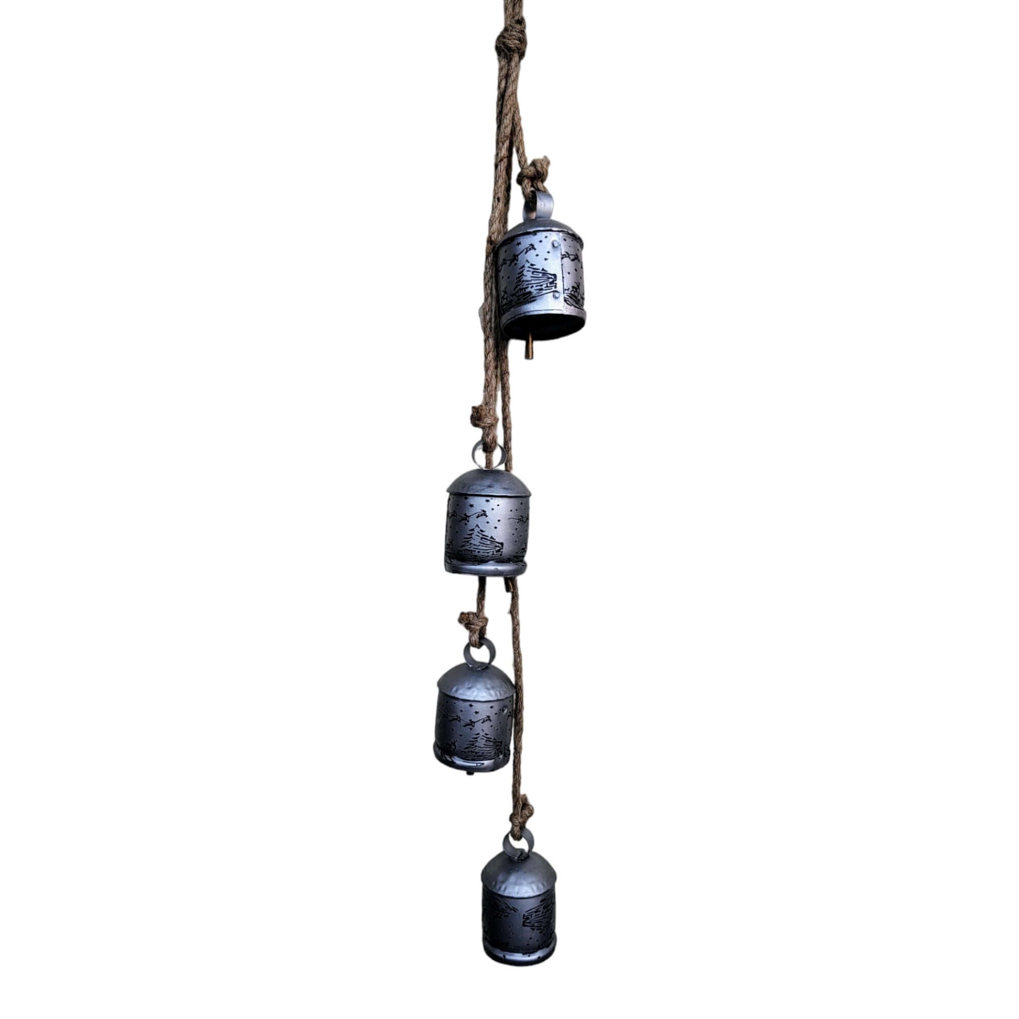 Enhance your space with 5 handcrafted silver bells. Perfect for relaxation, these 82 cm chimes create soothing sounds indoors or outdoors.