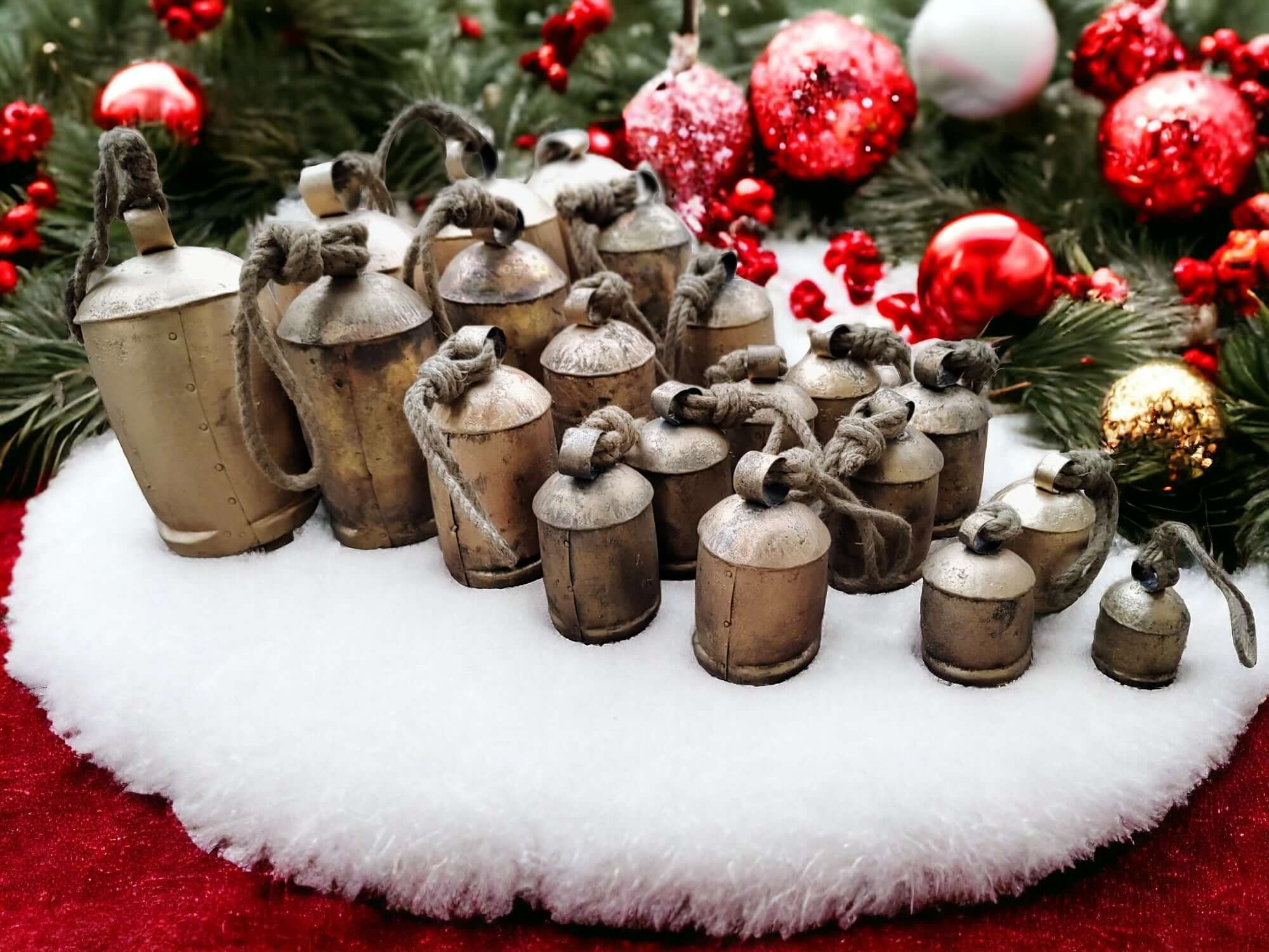 Rustic Antique Finish Cow Bells Set - 20 Pieces
