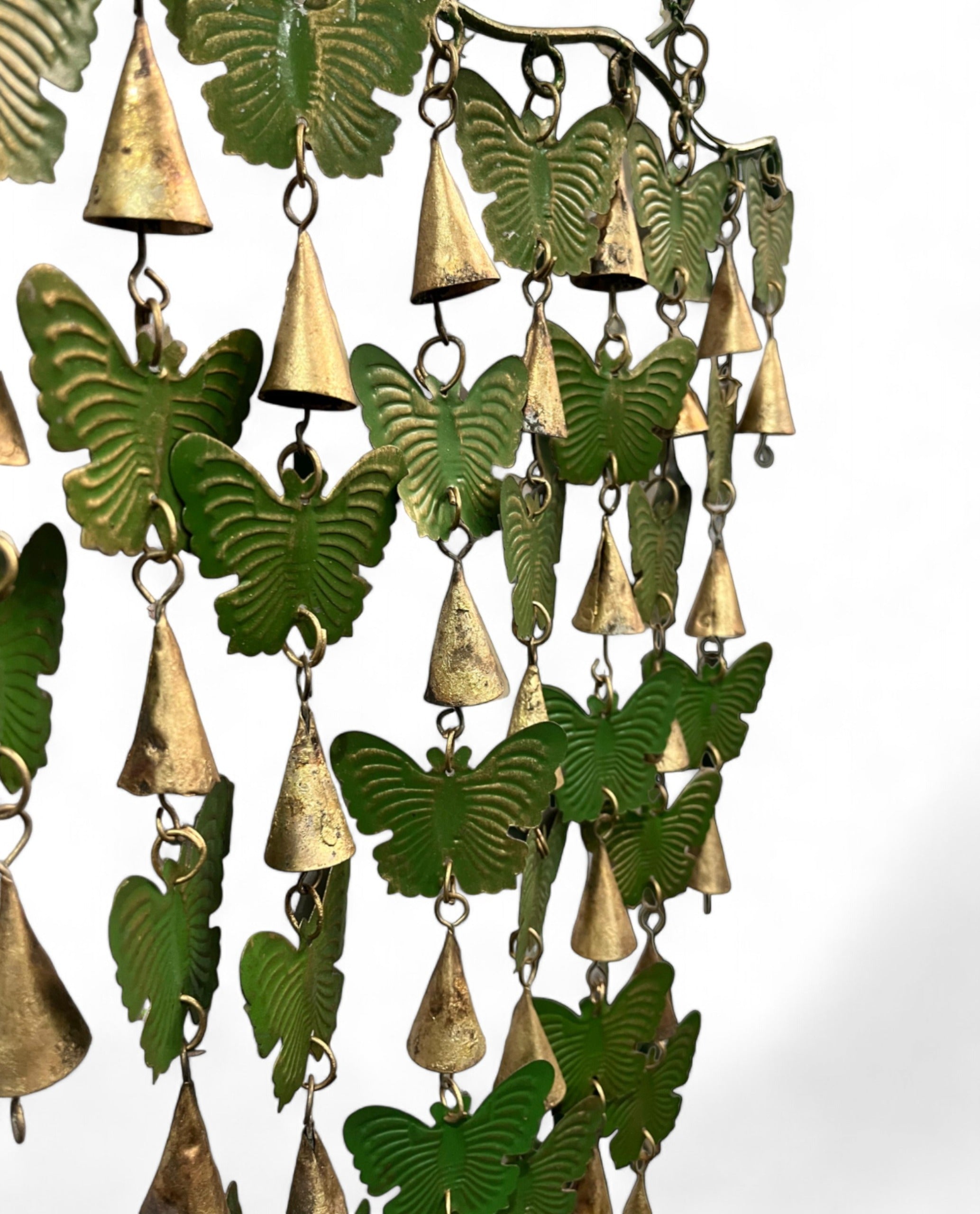 Enhance your space with this green 28 butterflies wind chime, perfect for indoor and outdoor decoration. Tinkling bells create a soothing ambiance.