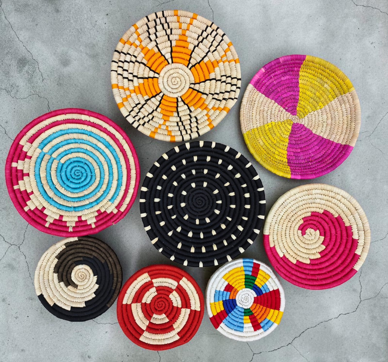 Sabai Grass Handwoven Rattan Wall Baskets Multicolor Bohemian Theme Wall Art Décor Bamboo Wall Baskets set of 8 Pieces