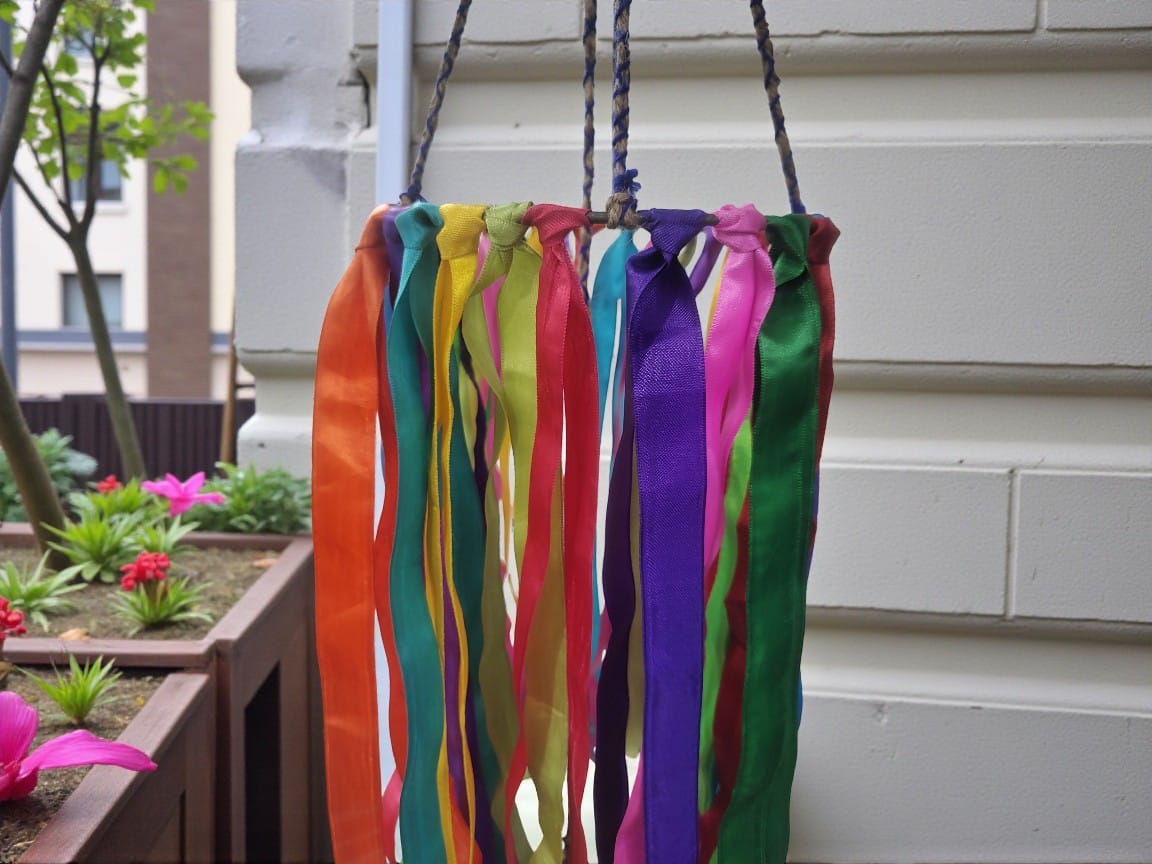 Bohemian Satin Ribbon Wind Chime, Dreamcatcher patio Decoration 40" inch Height