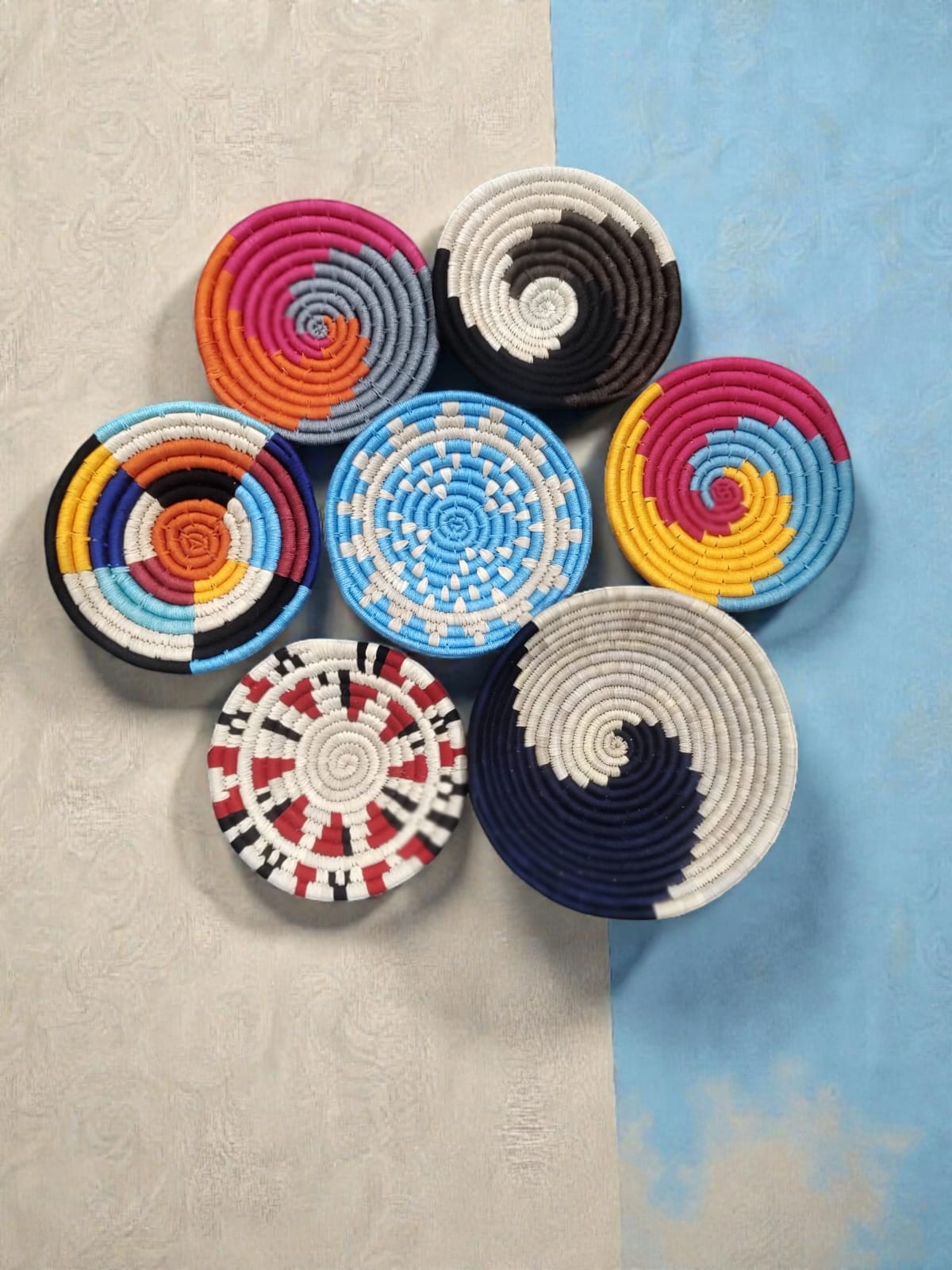 Bohemian Wall Basket Set | 17 Pieces Hand-Woven Sabai Grass Wall Hangings | Stylish Boho Decor for Living Room, Bedroom, Dining Room, Kitchen & Entryway