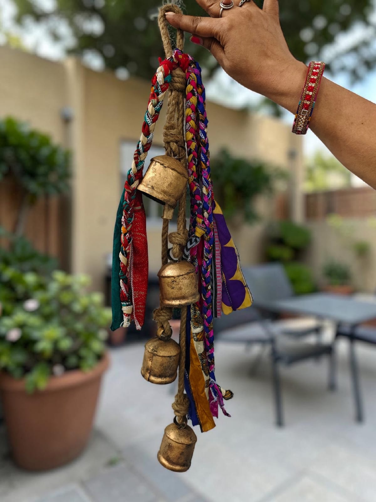 Mango Gifts Rustic Iron 4 Vintage Metal Bells Hanging Windchime with Rope Relaxing Tranquil Wind Chimes 72 cm Height (Copy)