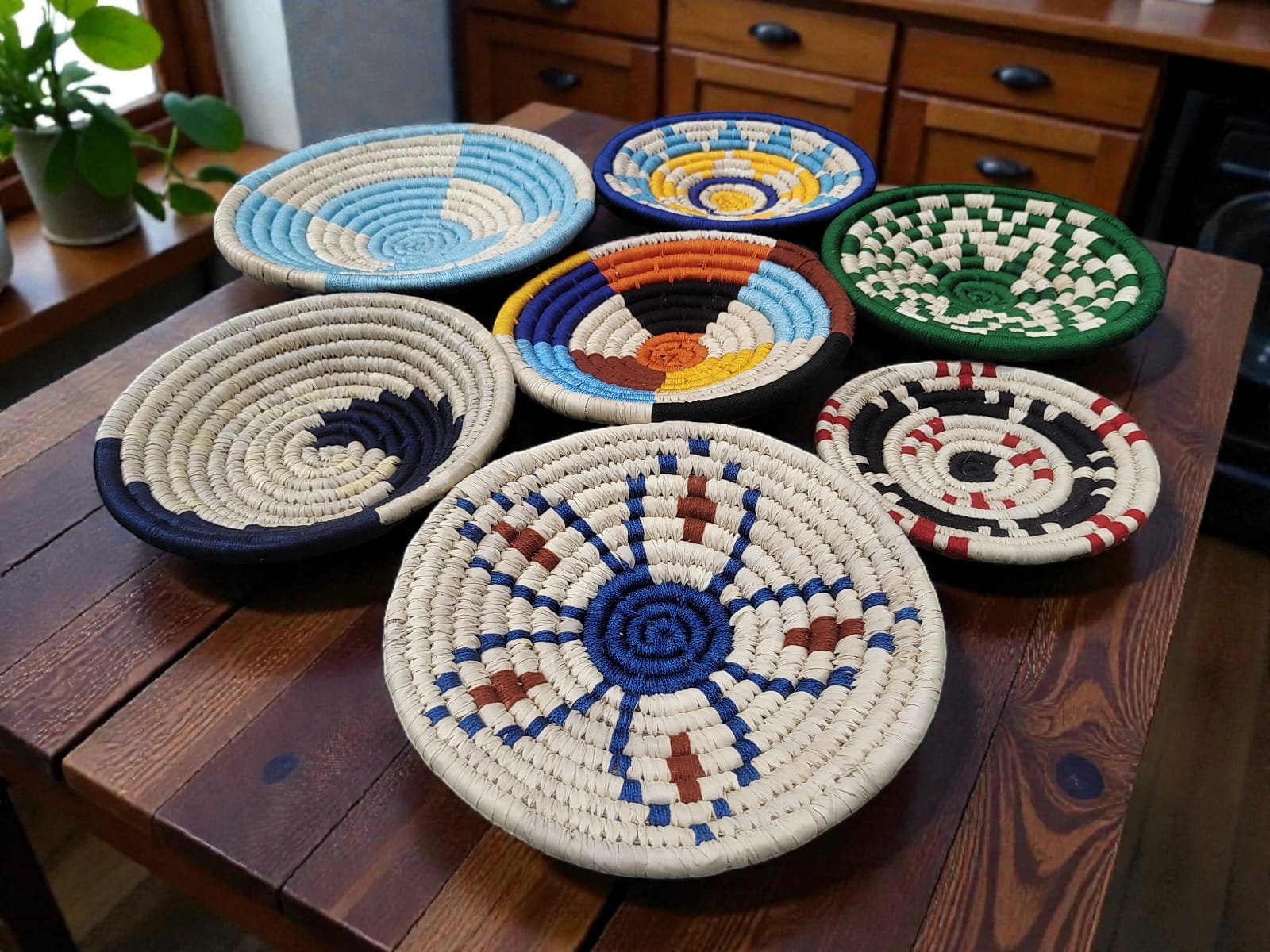 Bohemian Wall Basket Set | 17 Pieces Hand-Woven Sabai Grass Wall Hangings | Stylish Boho Decor for Living Room, Bedroom, Dining Room, Kitchen & Entryway