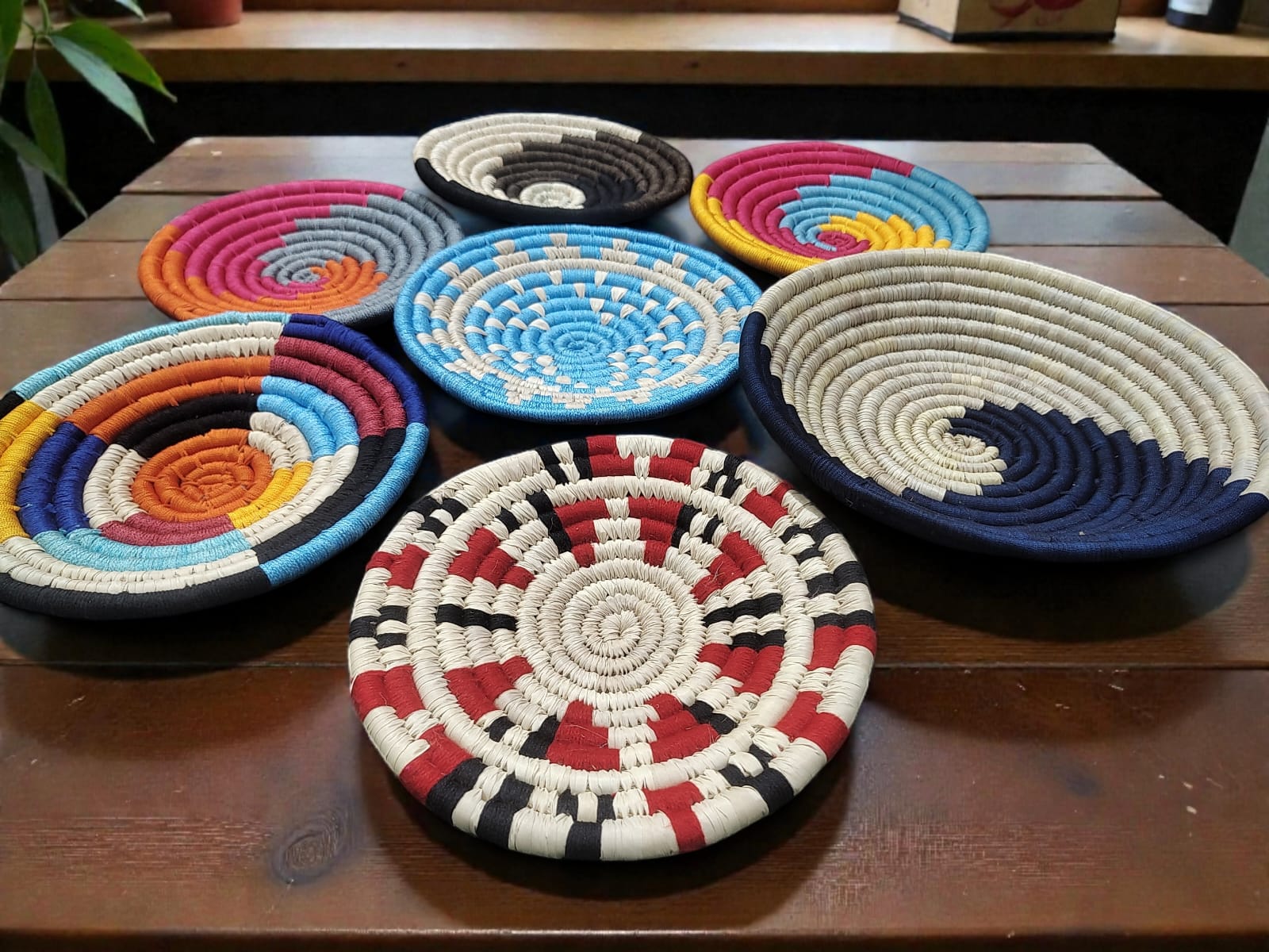 Bohemian Wall Basket Set | 17 Pieces Hand-Woven Sabai Grass Wall Hangings | Stylish Boho Decor for Living Room, Bedroom, Dining Room, Kitchen & Entryway