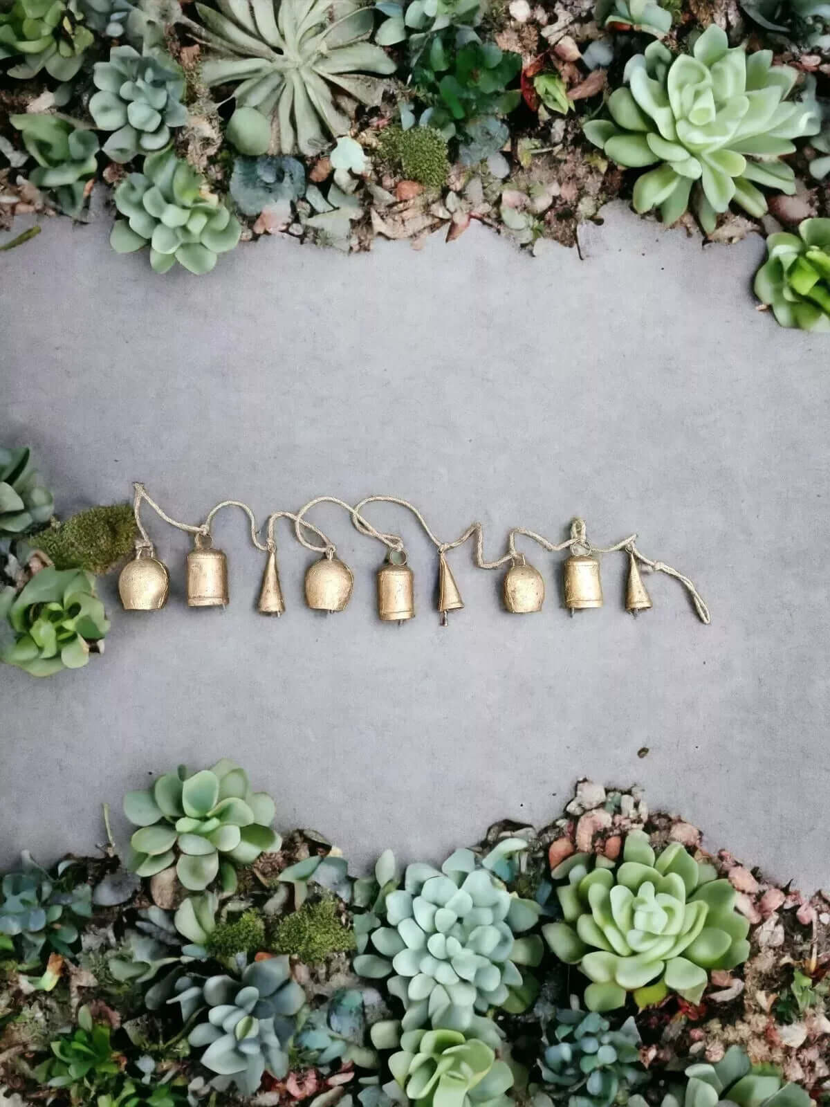 9 Vintage Cow Bells on Rope Garland Farmhouse Outdoor Patio Party Décor 162 cm Set of 5 Pieces