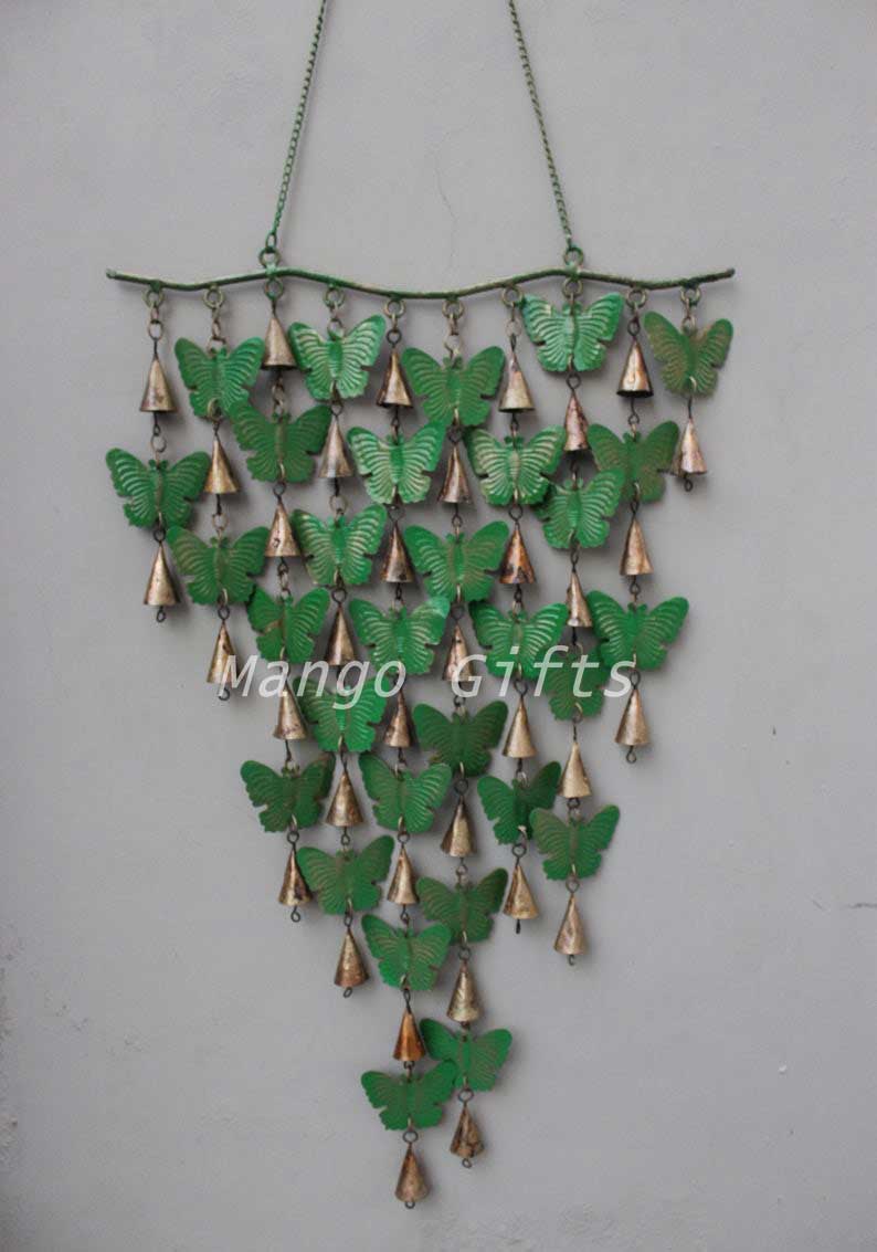 Enhance your space with this green 28 butterflies wind chime, perfect for indoor and outdoor decoration. Tinkling bells create a soothing ambiance.