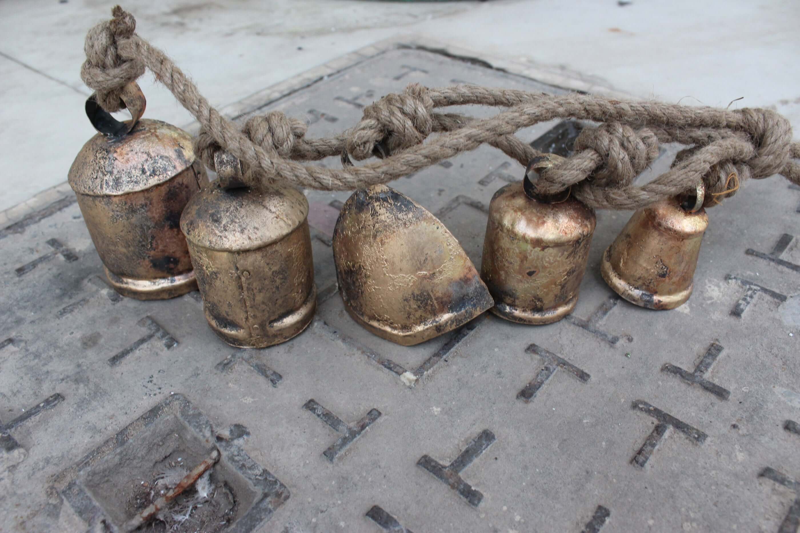 Rustic Cow Bells Wind Chime – Outdoor Garden Decor