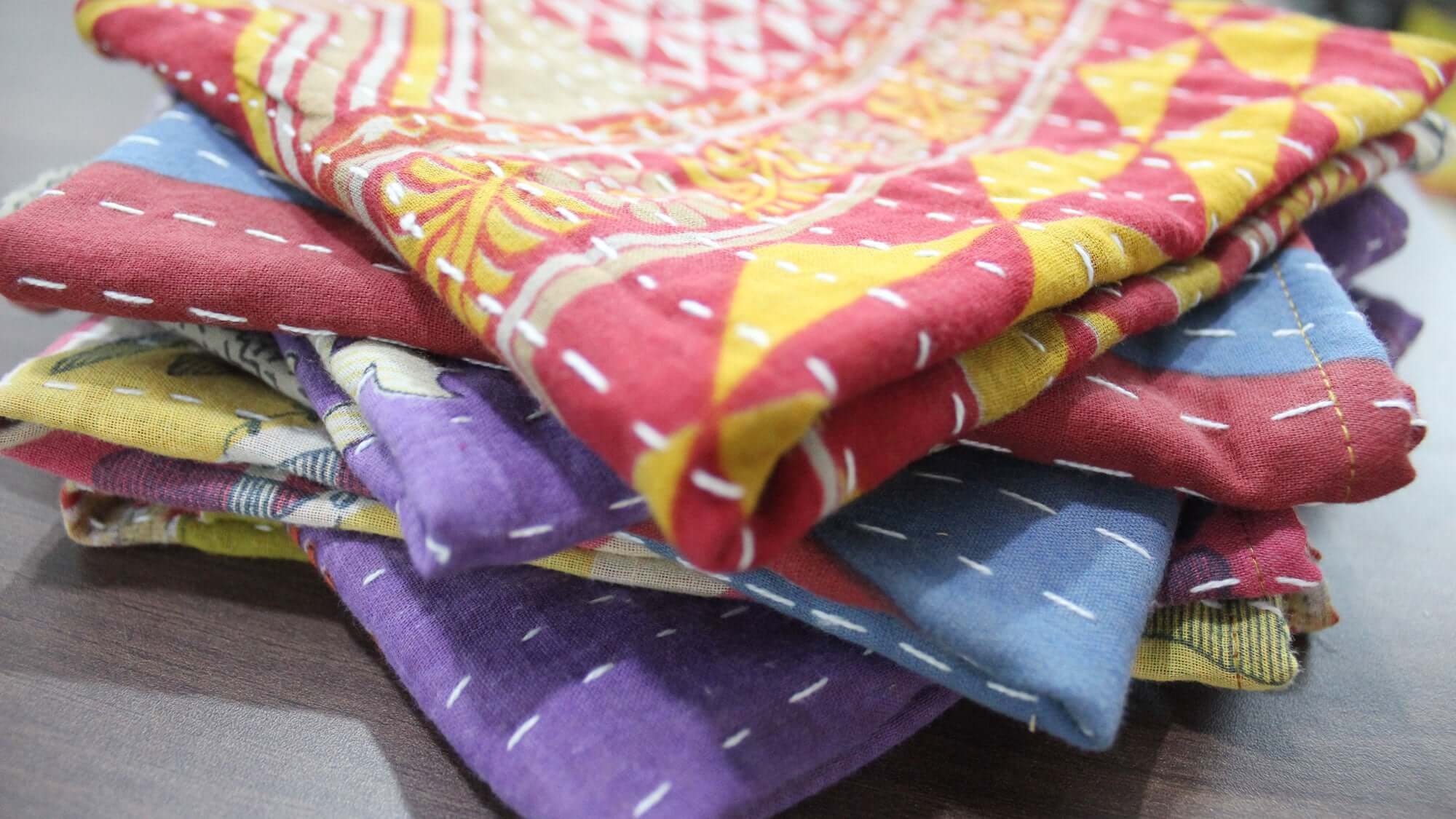 Discover sustainable 100% cotton wholesale napkins, reversible and hand-made from recycled saris. Perfect for every occasion!