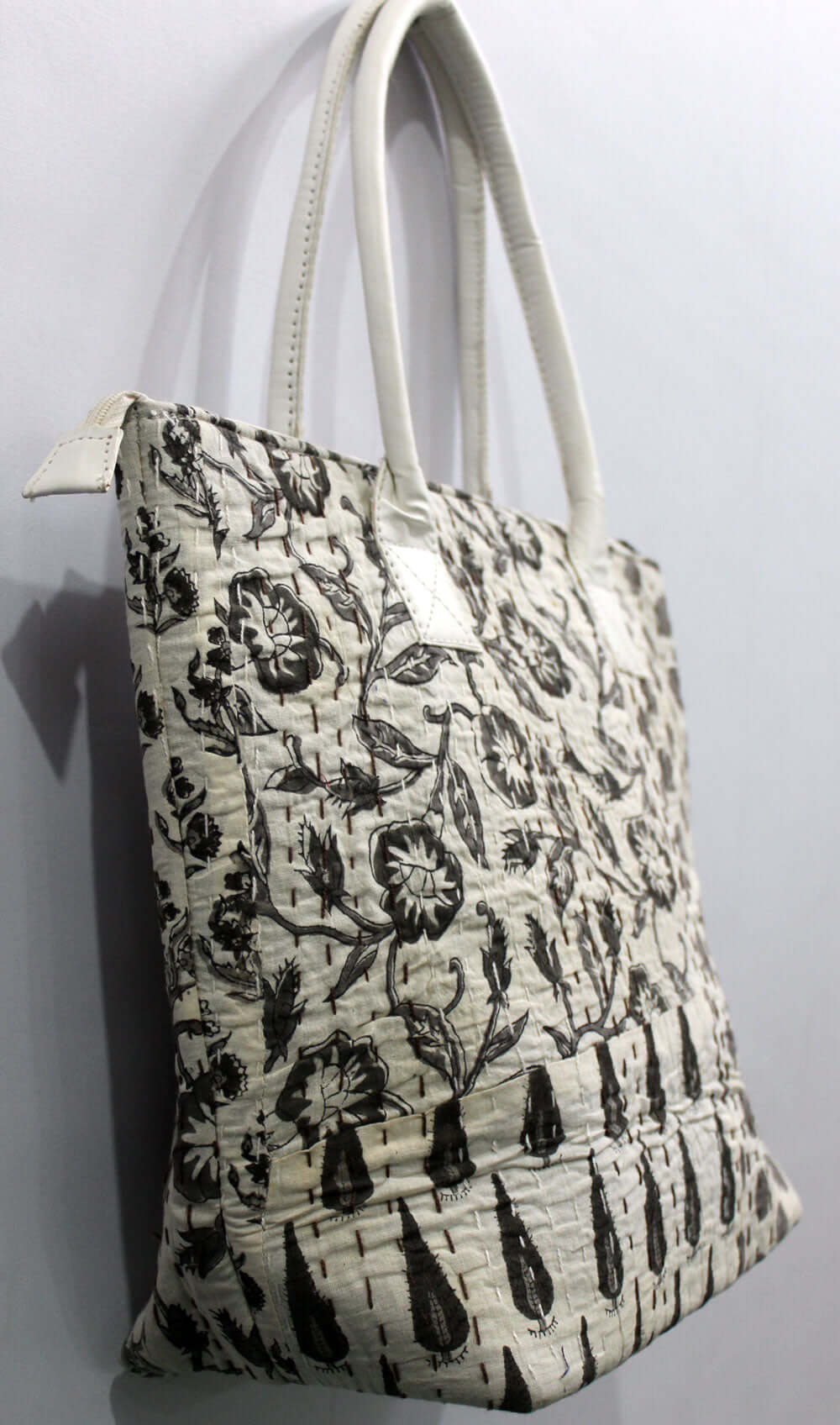handbags,shopping bags,tote bags