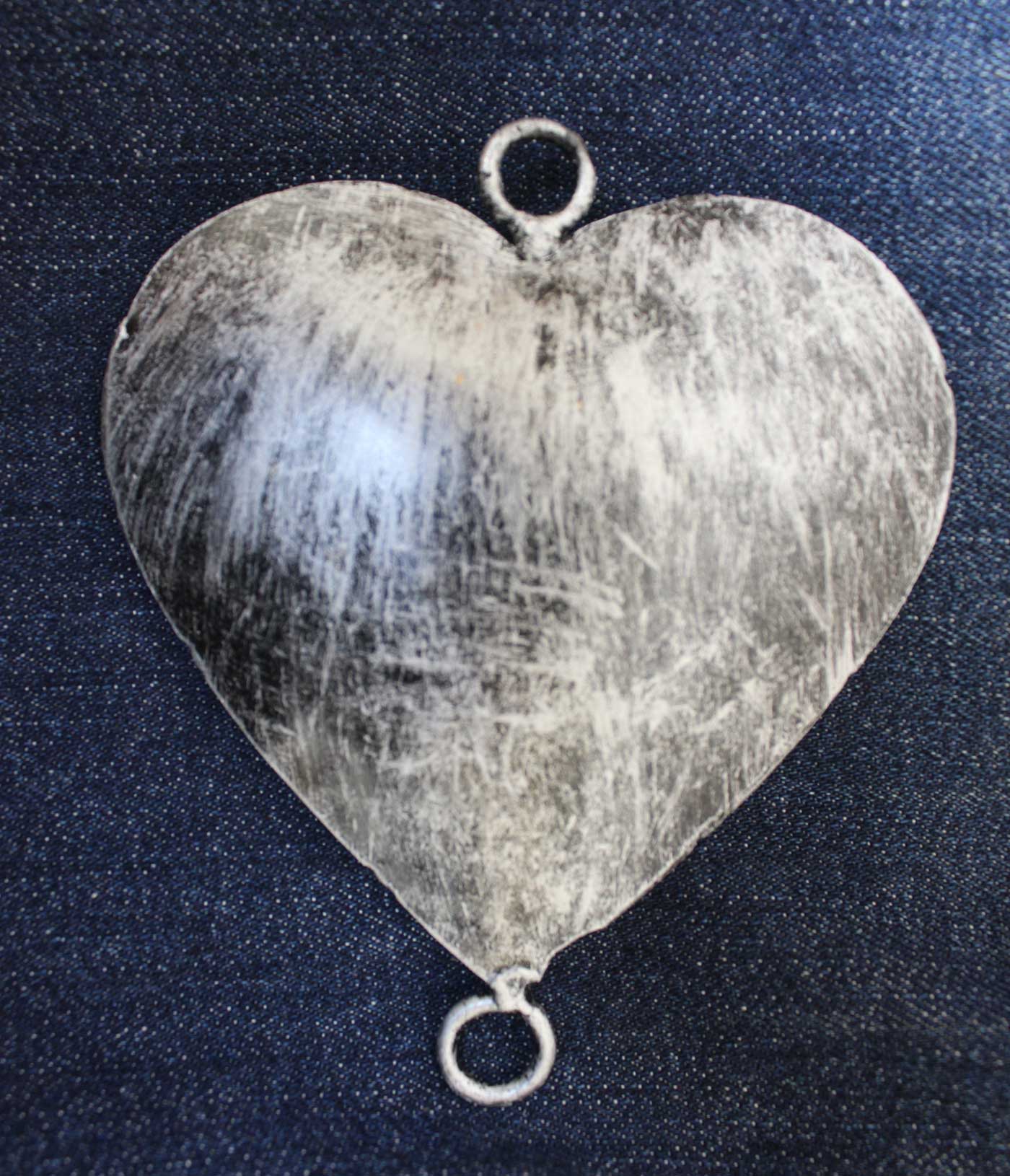 Handmade gold and silver hearts, perfect for crafts. 200 pieces wholesale with antique finish. Ideal for chimes, garlands, and decorations.