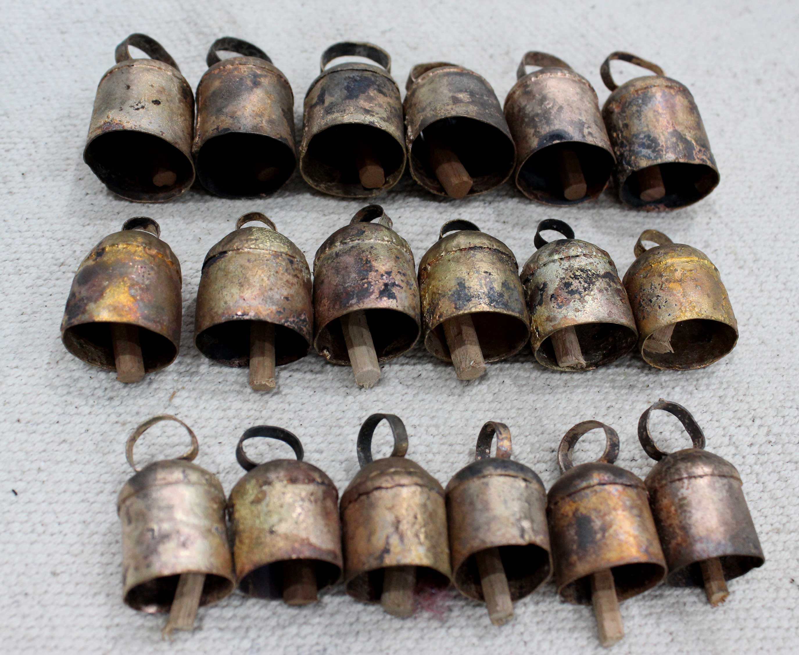 Handmade Decorative Tin Metal Craft Bells Shabby Chic Vintage Rustic 18 Pcs Lot