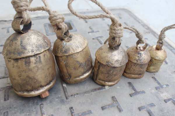 Shabby Chic Rustic Recycled Iron Bells 3 , 4 , 4.5 , 5 and 6" Inches  Height Animal Bells From India ( Set of 5 Pieces )