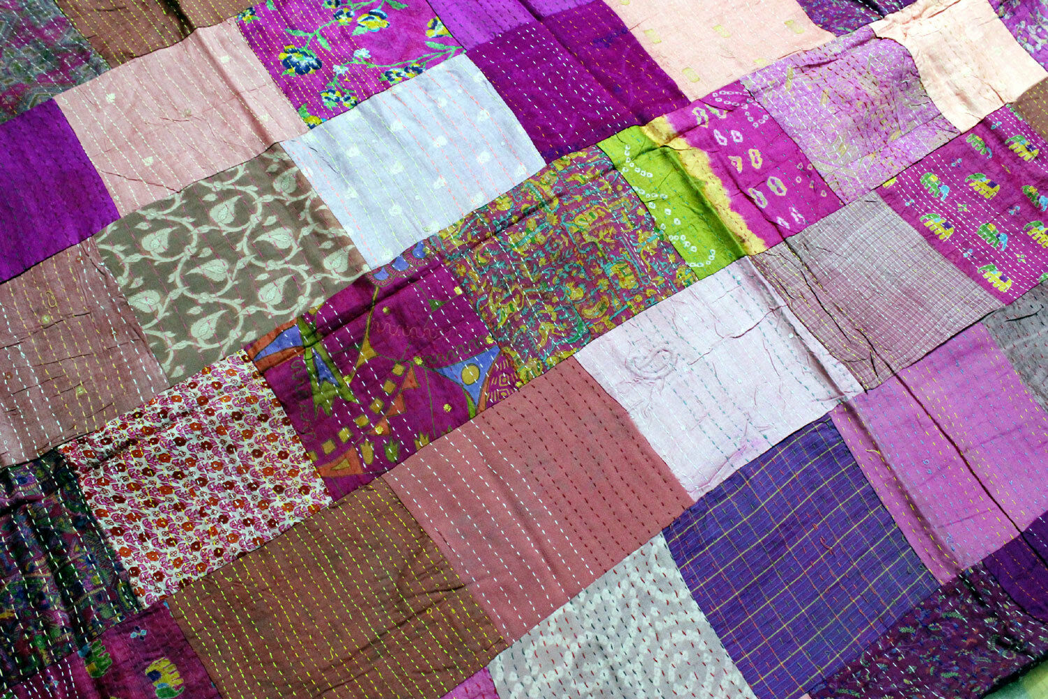 Vintage Indian Silk Sari Kantha Patchwork Quilt Gudri Bedspread Ralli Bed cover - Mangogiftsstore